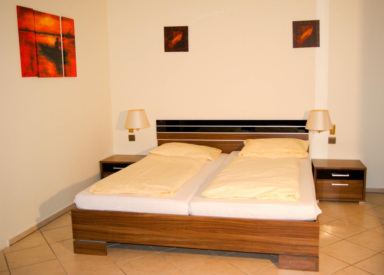 Hotel Schonunger Bucht Waigolshausen Стая снимка