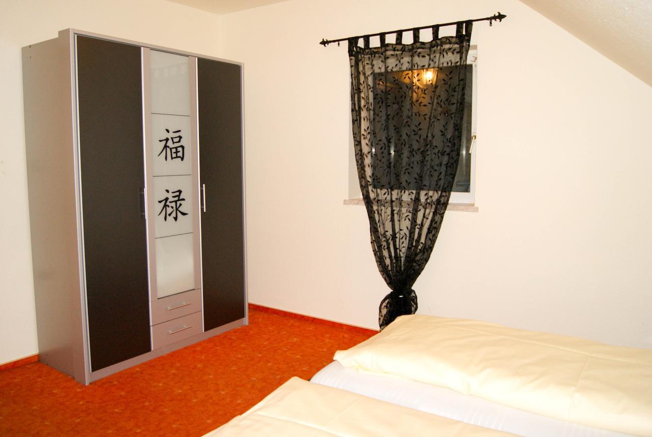 Hotel Schonunger Bucht Waigolshausen Стая снимка