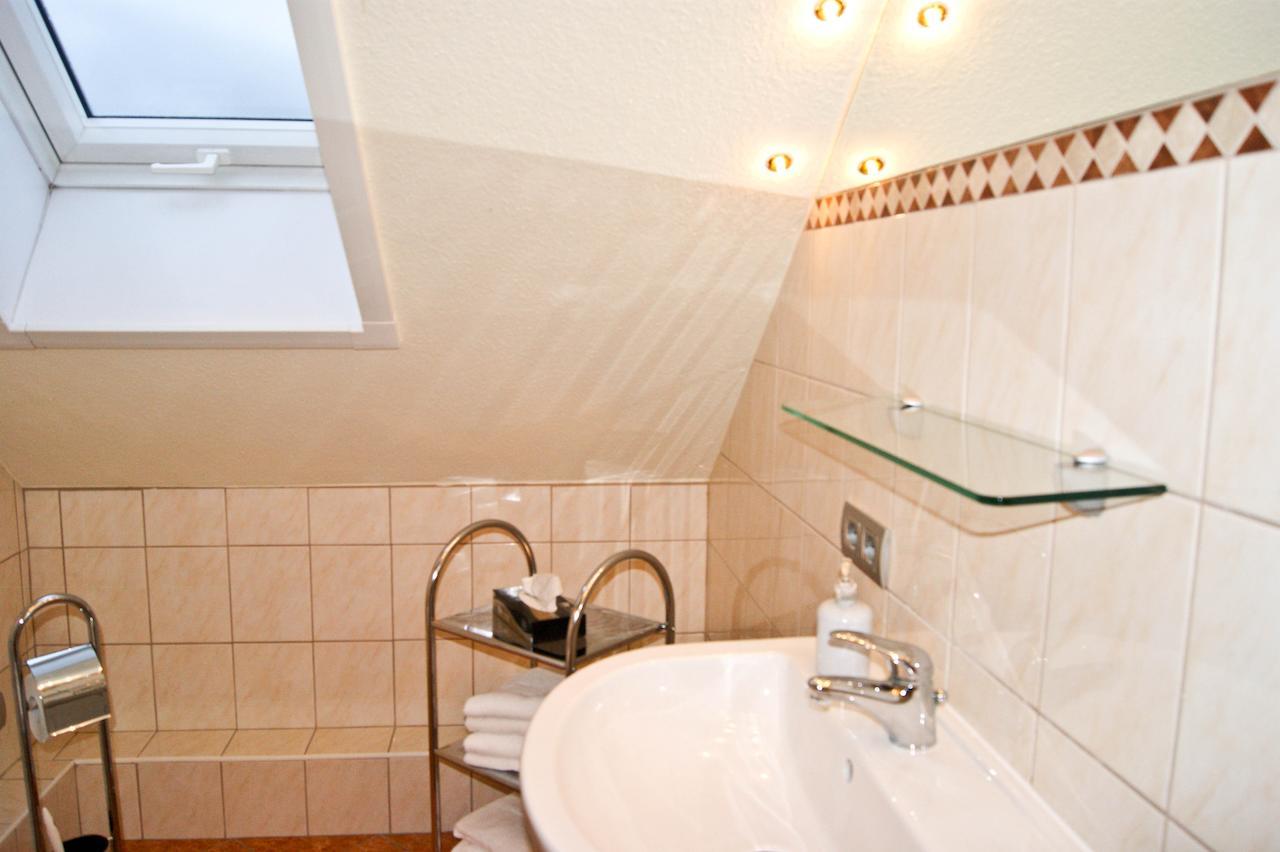 Hotel Schonunger Bucht Waigolshausen Стая снимка